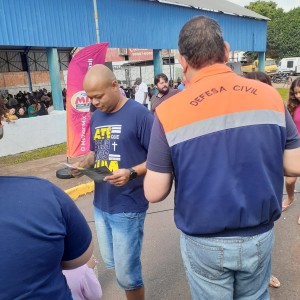 Defesa Civil realiza panfletagem sobre Operação SP sem Fogo e combate à Dengue em Prudente